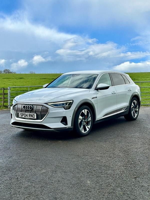 Used Audi e-tron Advanced 300 kW (408 HP) 2019 White SUV