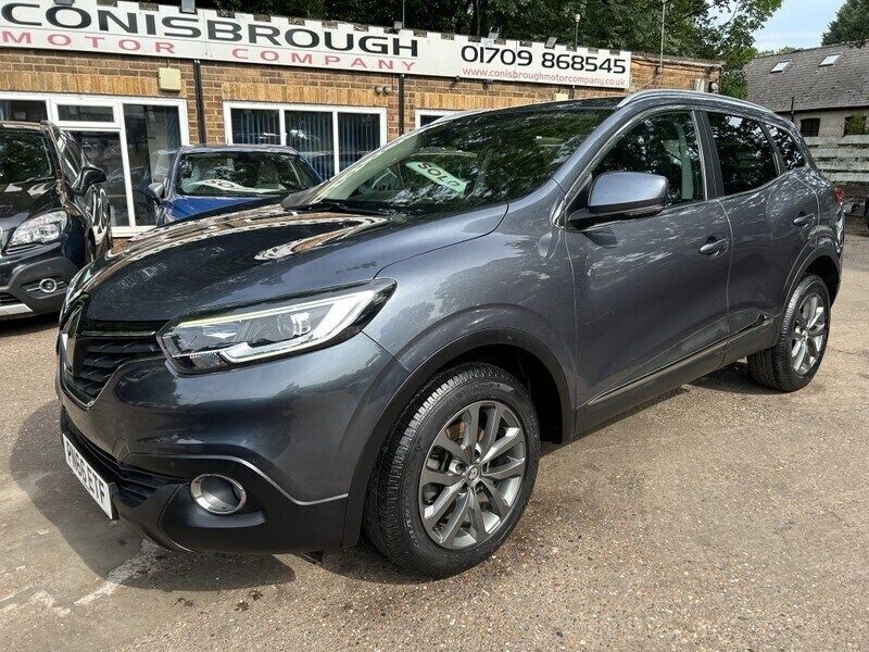 Grey Used 2016 Renault Kadjar Dynamique SUV | £7,495 (Fair price) - Image 1/4