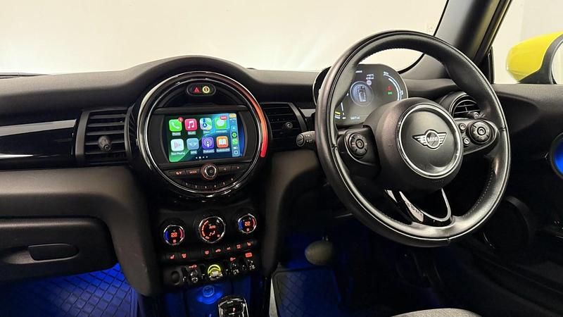 Used Mini Cooper SE Hatch 135 kW (184 HP) 2020 Black Hatchback