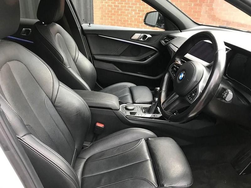 Used BMW 118 M Sport 140 HP (102 kW) 2020 White Hatchback