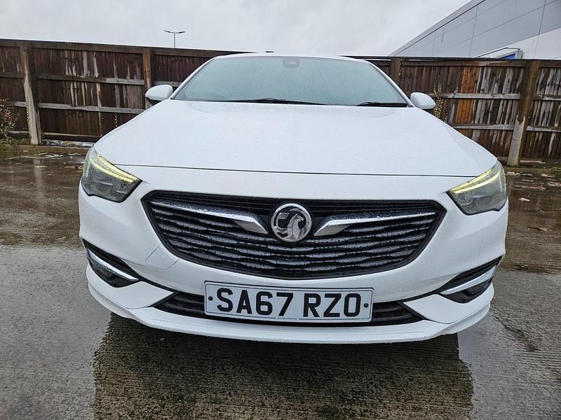 Used Vauxhall Insignia SRi 2017 White Hatchback