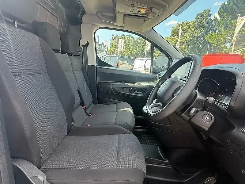Used Citroën Berlingo 100 HP (73 kW) 2023 White MPV