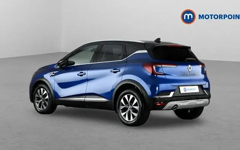 Used Renault Captur Version S 140 HP (102 kW) 2021 Blue/black SUV