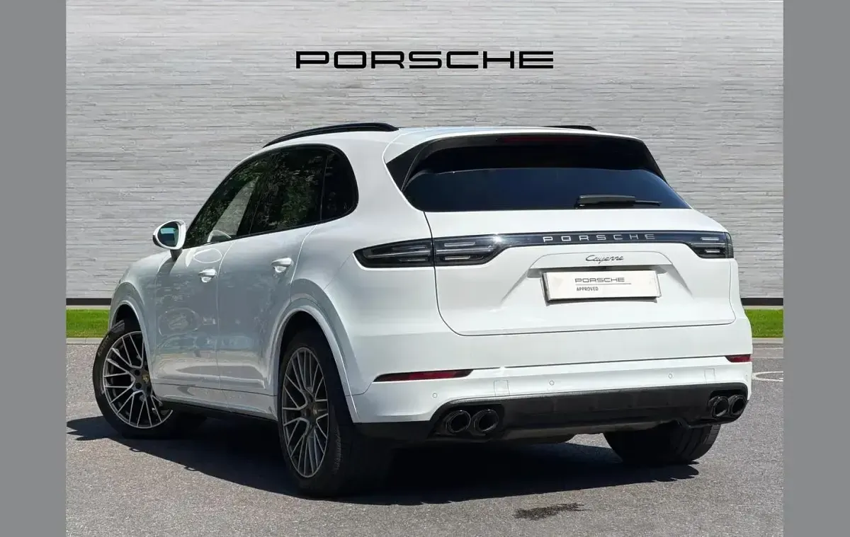 Used Porsche Cayenne Platinum Edition 334 HP (245 kW) 2022 White SUV