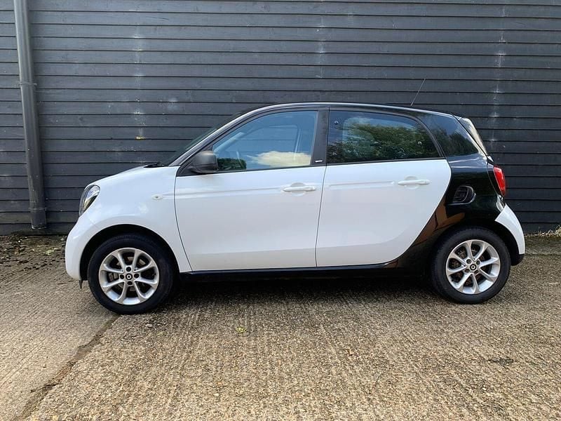 Used Smart ForFour Passion 71 HP (52 kW) 2019 Black Hatchback