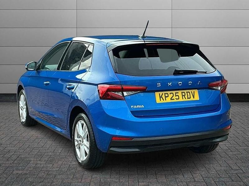Used Skoda Fabia SE L 85 HP (62 kW) 2025 Race blue metallic Hatchback
