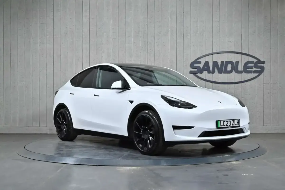 Usado Tesla Model Y RWD 219 kW (299 HP) 2023 SUV