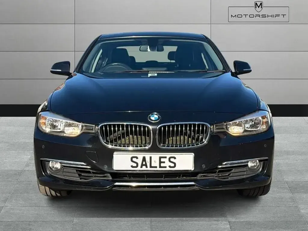 Usado BMW 330 Luxury Line 258 CV (189 kW) 2015 Negro Berlina