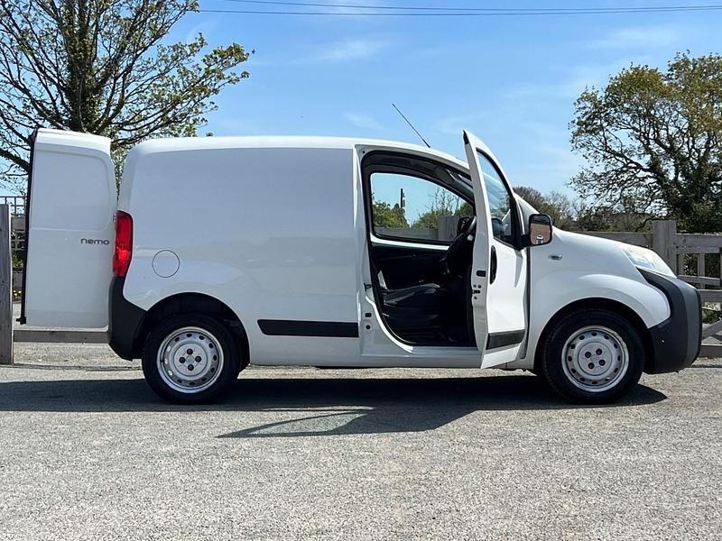 Używany Citroën Nemo Start 75 KM (55 kW) 2014 Biały Minivan