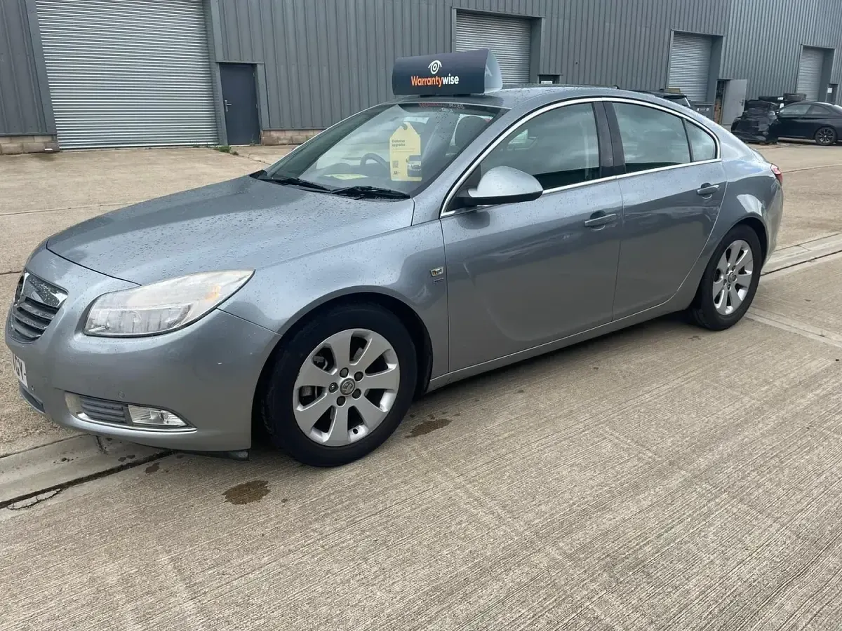 Used Vauxhall Insignia SRi 160 HP (117 kW) 2012 Silver Hatchback