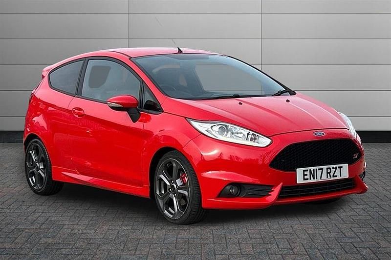 Used Ford Fiesta ST 182 HP (133 kW) 2017 Red Hatchback