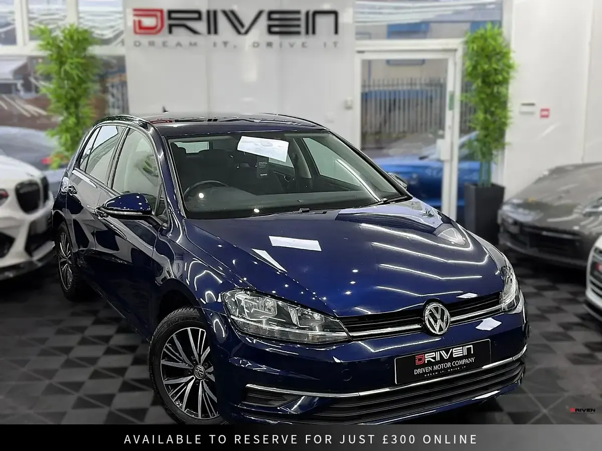 Used VW Golf VII SE 2018 Blue Hatchback