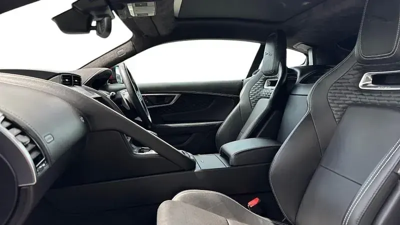 Used Jaguar F-Type R-Dynamic 300 HP (220 kW) 2022 Red Coupe