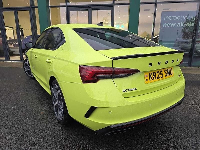 Used Skoda Octavia vRS 261 HP (191 kW) 2025 Hyper green Hatchback