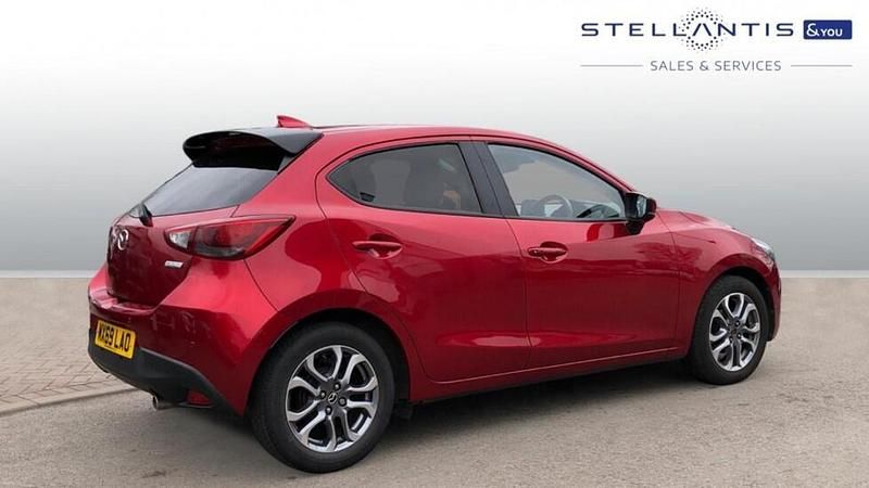 Used Mazda 2 Inclusive 89 HP (65 kW) 2019 Red