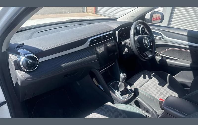 Usado MG ZS Excite 106 HP (77 kW) 2022 Branco SUV