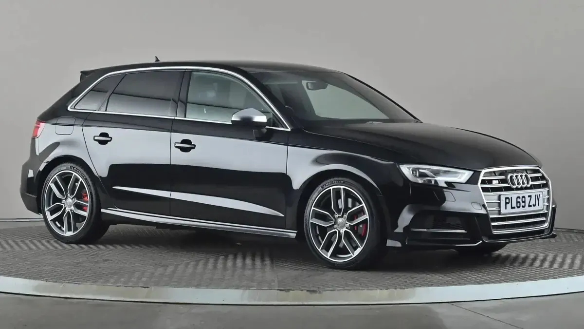 Begagnad Audi S3 Sportback Performance 300 HK (220 kW) 2019 Svart Halvkombi