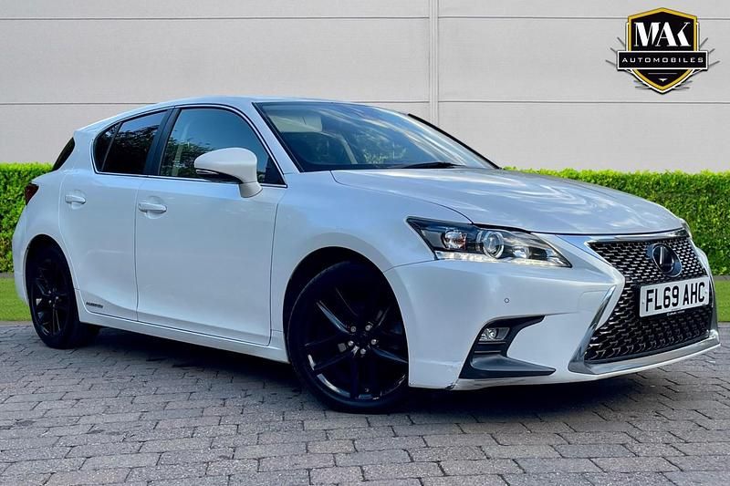 White Used 2019 Lexus CT200h Hatchback | £9,990 (Fair price) - Image 1/4