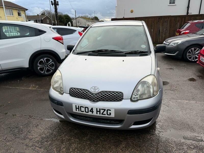 Used Toyota Yaris T3 65 HP (47 kW) 2004 Silver Hatchback
