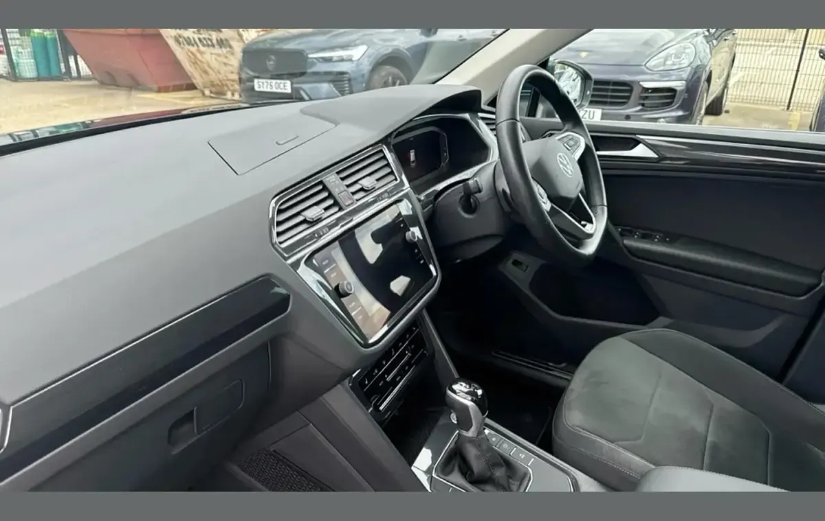 Used VW Tiguan Elegance 147 HP (108 kW) 2023 Blue SUV