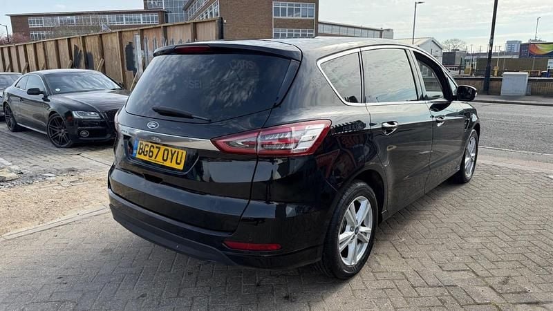 Used Ford S-MAX Titanium 160 HP (117 kW) 2017 Black MPV