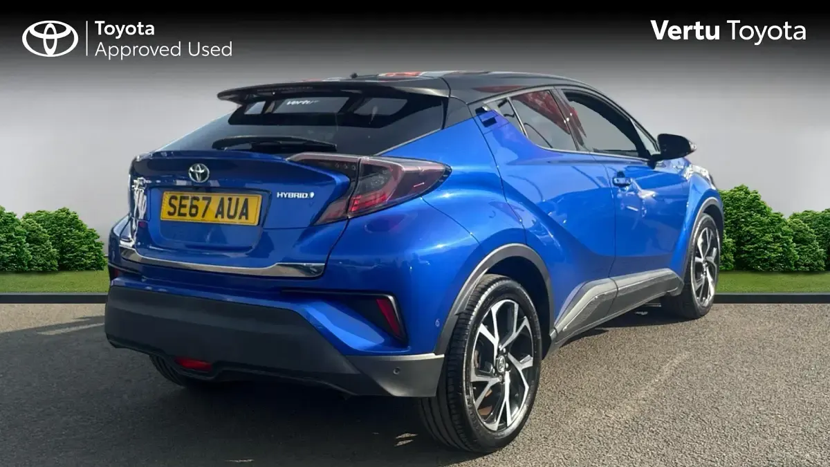 Used Toyota C-HR 122 HP (89 kW) 2017 Nebula blue bitone SUV