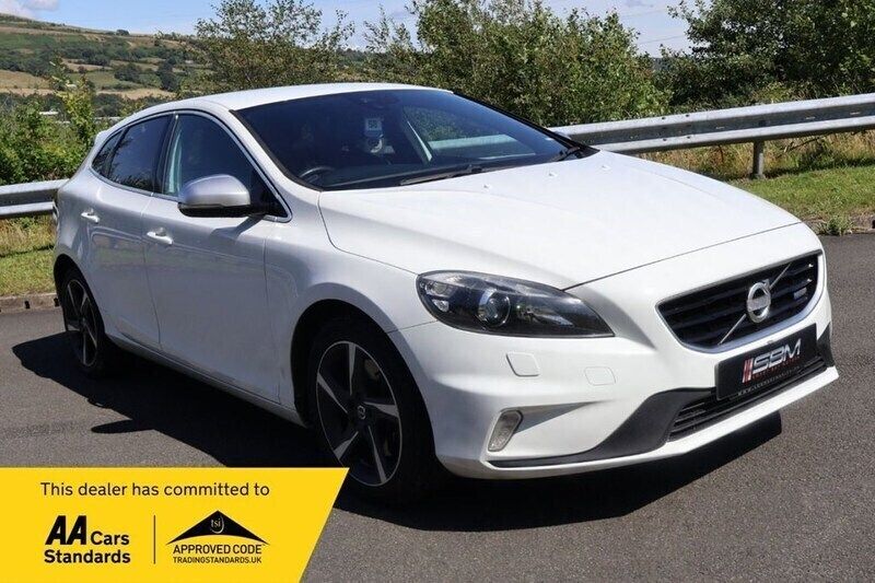 White Used 2013 Volvo V40 R-Design Estate | £5,999 (Fair price) - Image 1/4