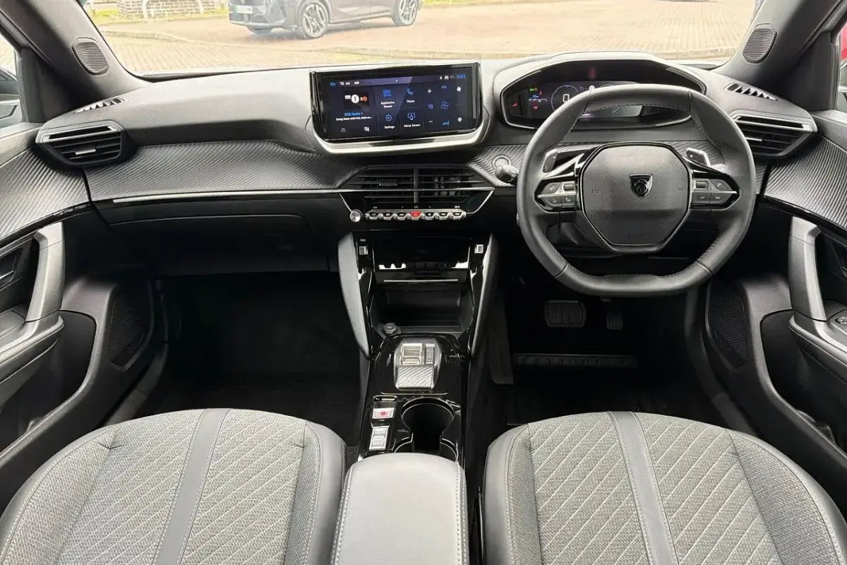Used Peugeot 2008 Allure 145 HP (106 kW) 2025 White SUV