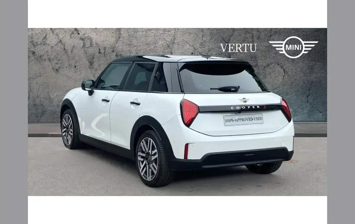Used Mini Cooper Classic 147 kW (200 HP) 2025 White Hatchback