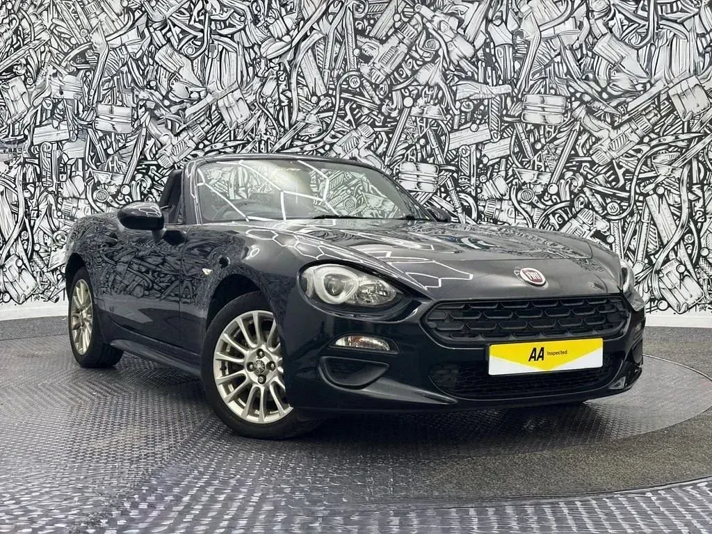 Używany Fiat 124 Spider Classica 140 KM (102 kW) 2018 Czarny Kabriolet