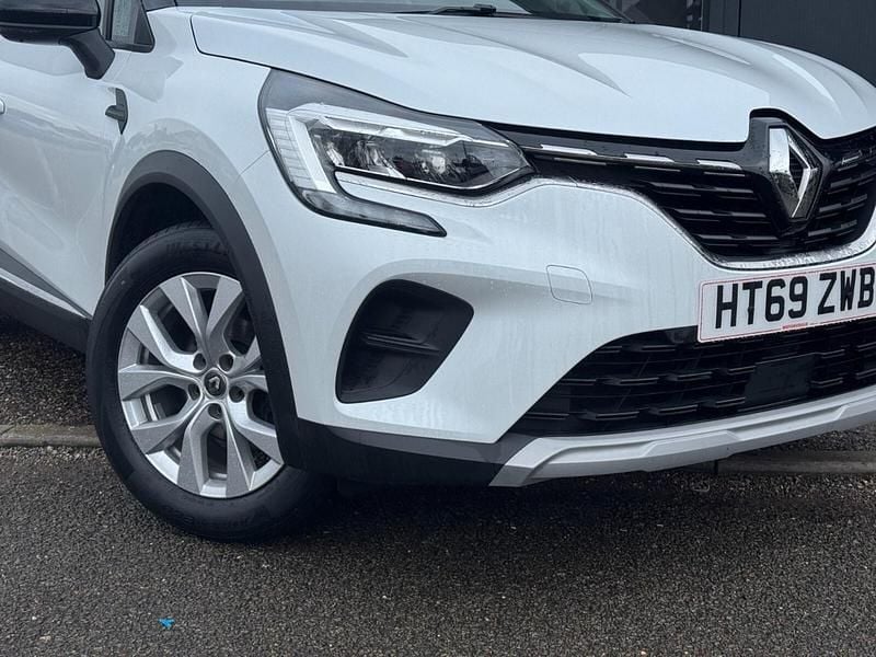 Used Renault Captur Iconic 99 HP (72 kW) 2020 Other SUV