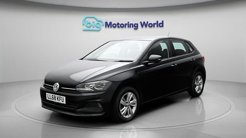 Used VW Polo SE 94 HP (69 kW) 2018 Black Hatchback
