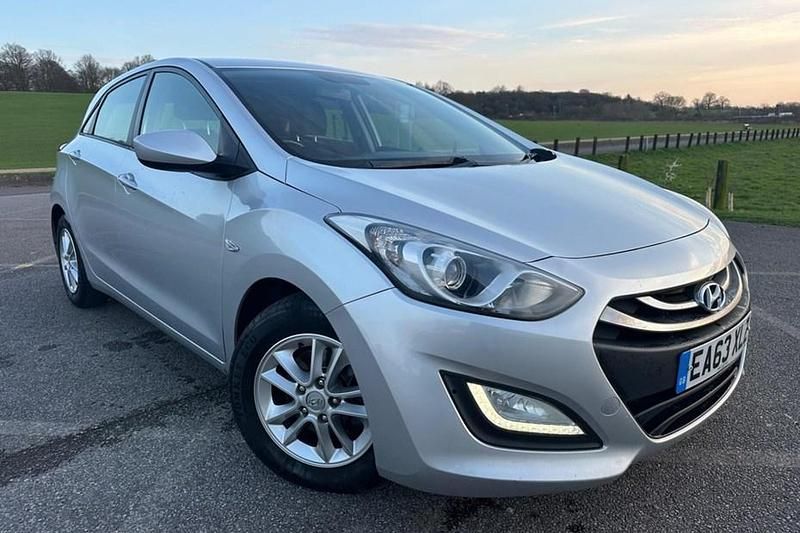 Used Hyundai i30 Active 100 HP (73 kW) 2013 Silver Hatchback