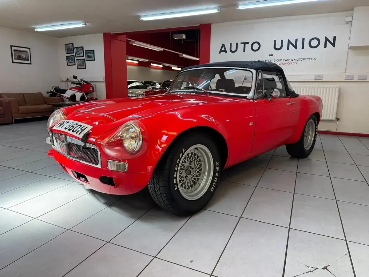 Used MG B 128 HP (94 kW) 1970 Red Cabriolet