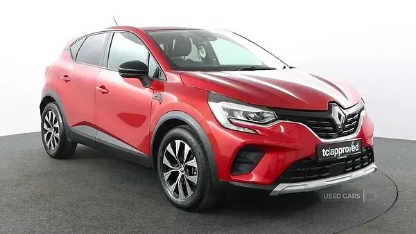 Used Renault Captur Evolution 143 HP (105 kW) 2023 Red SUV
