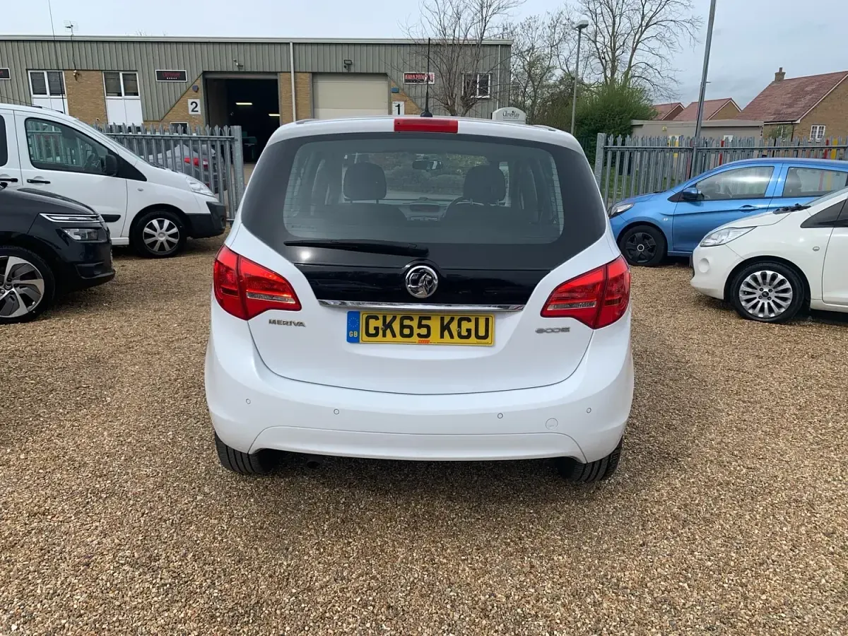 Used Vauxhall Meriva 110 HP (80 kW) 2015 White MPV