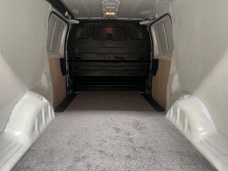 Used Vauxhall Vivaro S 120 HP (88 kW) 2020 White MPV