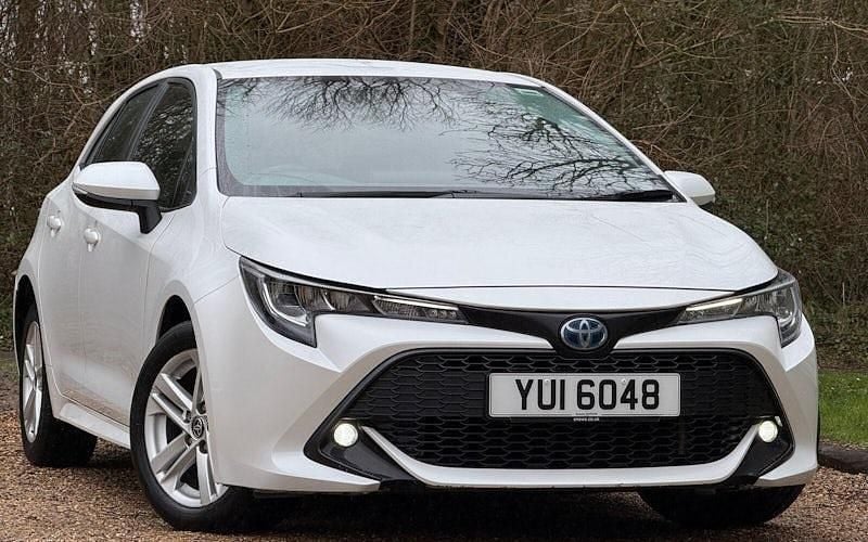 Used Toyota Corolla 122 HP (89 kW) 2022 White Hatchback