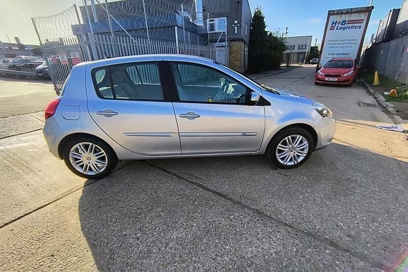 Silver Used 2010 Renault Clio II Initiale Hatchback | £4,299 (Fair price) - Image 1/1