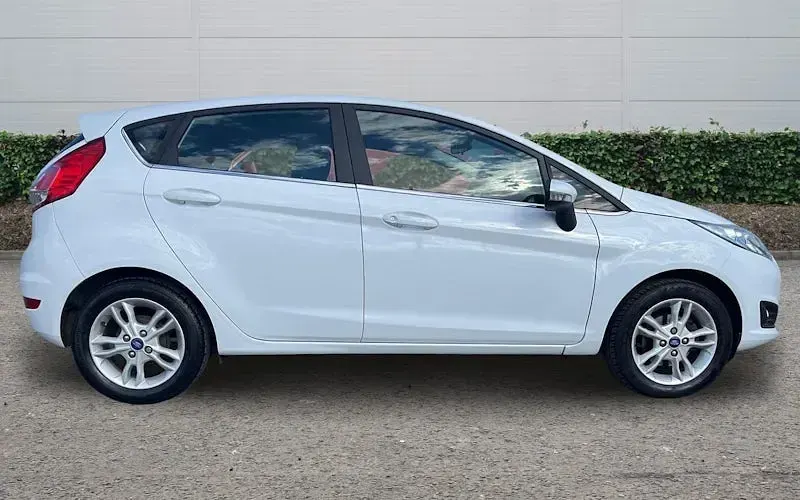 Usado Ford Fiesta Zetec 101 CV (74 kW) 2017 Utilitario