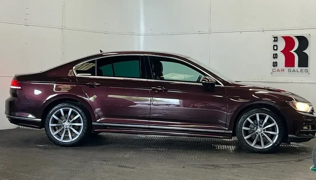 Used VW Passat R-line 147 HP (108 kW) 2016 Red Sedan