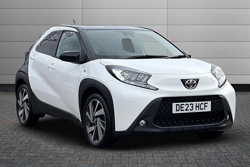 White Used 2023 Toyota Aygo Hatchback | £12,700 (Fair price) - Image 1/4