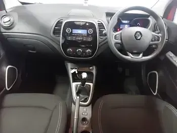 Second-hand Renault Captur Play 90 CP (66 kW) 2018 Roșu SUV
