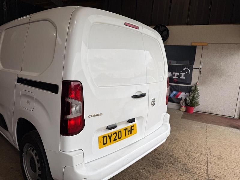 Used Vauxhall Combo Sportive 2020 White MPV