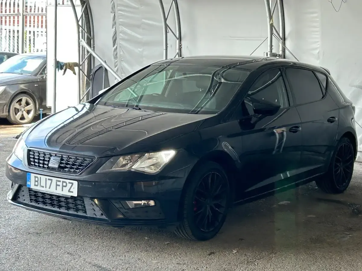 Used Seat Leon Ecomotive 115 HP (84 kW) 2017 Black Hatchback