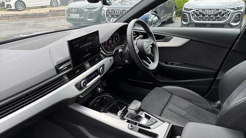 Used Audi A4 S-Line 163 HP (119 kW) 2023 Blue Estate