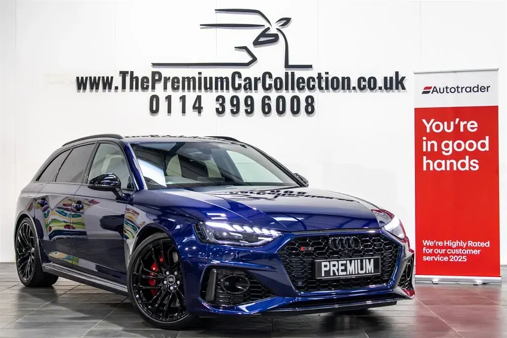 Used Audi RS4 Comfort 450 HP (330 kW) 2024 Navarra blue metallic Estate