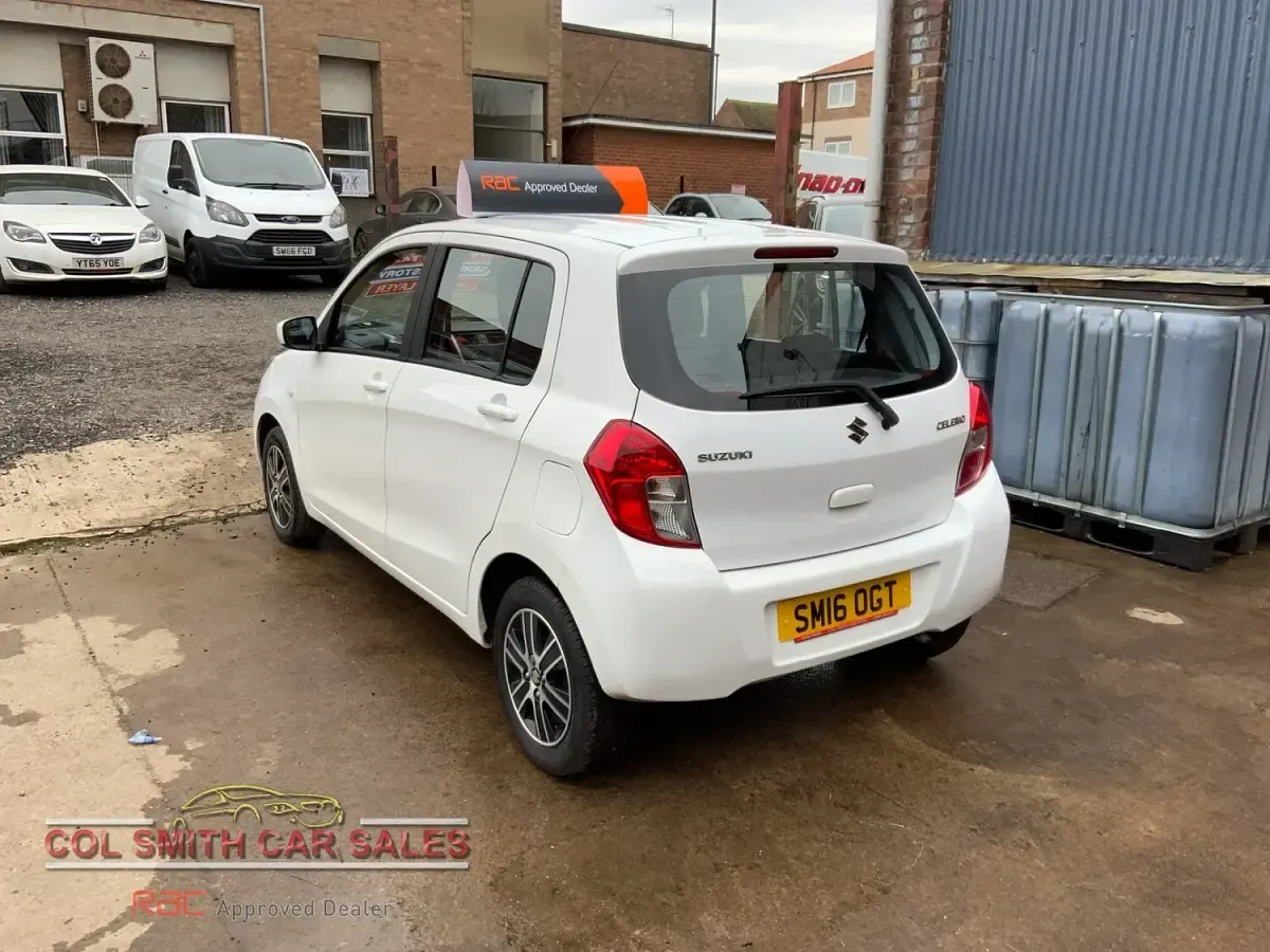 Used Suzuki Celerio SZ4 67 HP (49 kW) 2016 White Hatchback