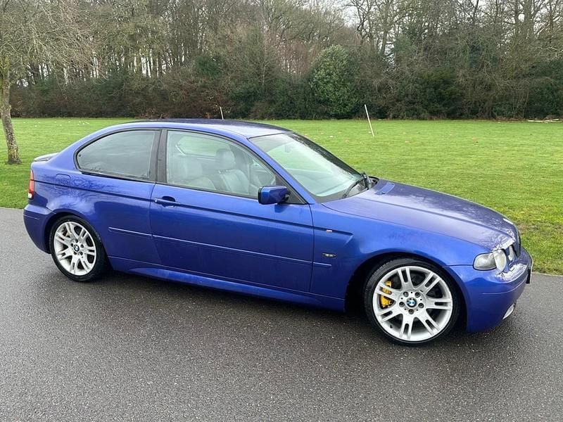 Used BMW 325 Sport Line 2003 Blue Hatchback