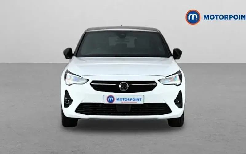 Begagnad Vauxhall Corsa Ultimate 131 HK (96 kW) 2023 Vit Halvkombi